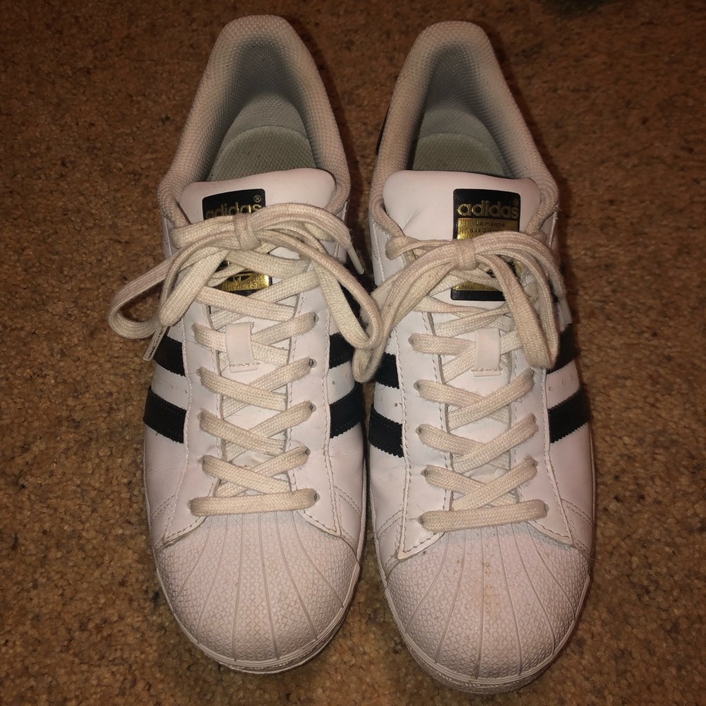 Adidas superstars